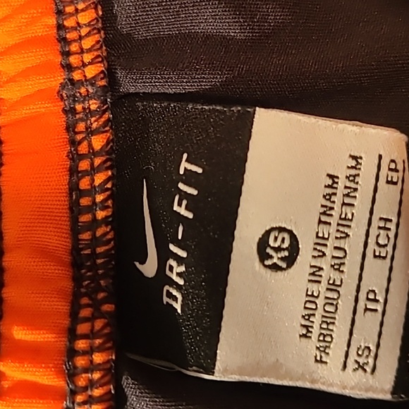 Nike dri-fit shorts womens XS ora/bla - Picture 2 of 7